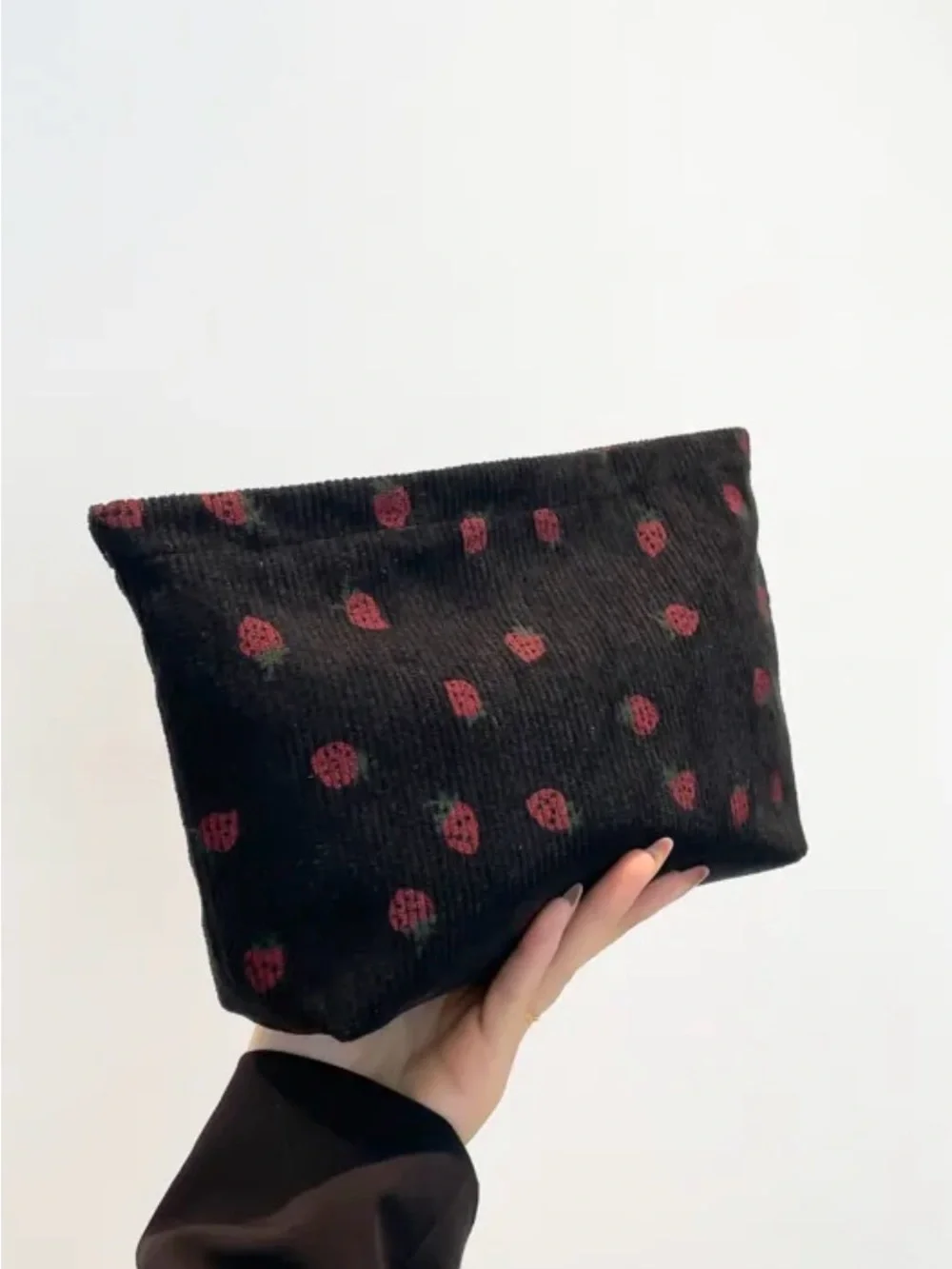 Cosmetic Pouch - Strawberry Print - Picture 3 of 4